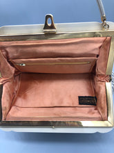 Load image into Gallery viewer, Glomesh Australian Handbag
